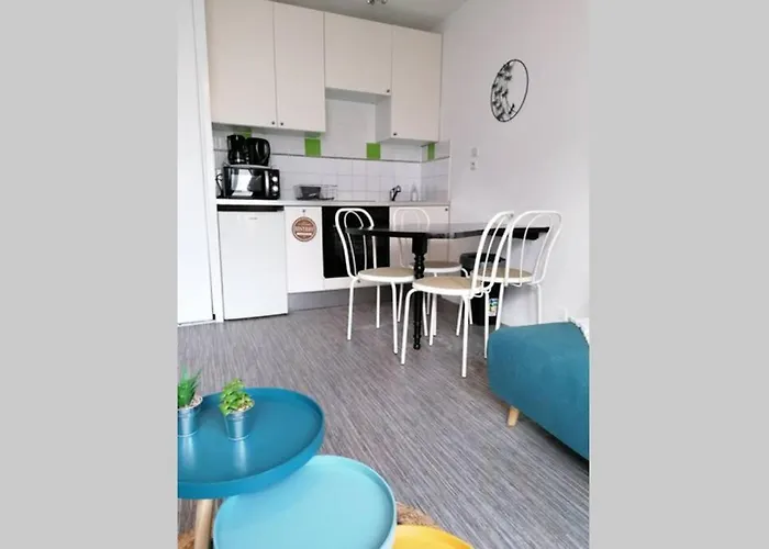 150m De La Des Demoiselles Appartement *